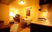 Movie Resort Apartmanok ***